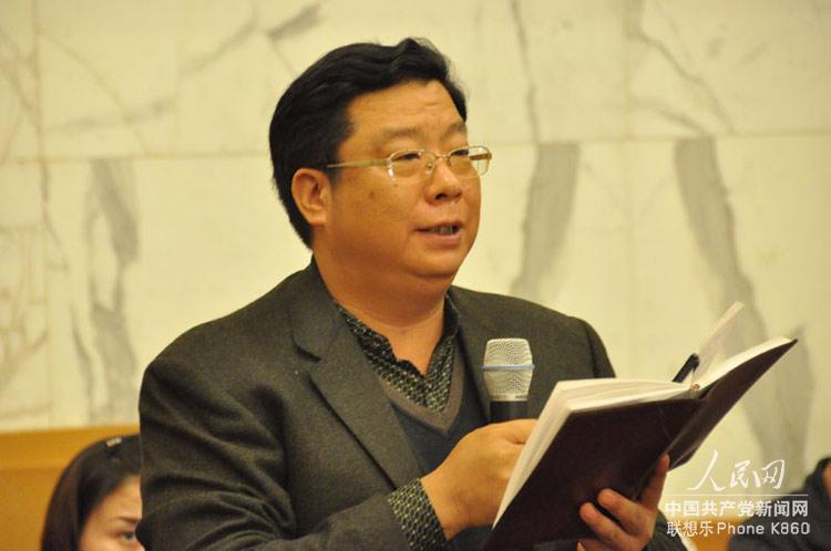 貴州省代表團開放日活動，經濟日報記者現場提問。人民網記者 郭嵩 攝