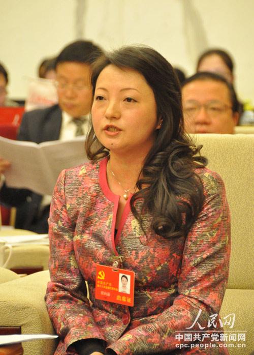 貴州代表團開放日活動 崔向前代表發(fā)言。人民網(wǎng)記者 郭嵩 攝