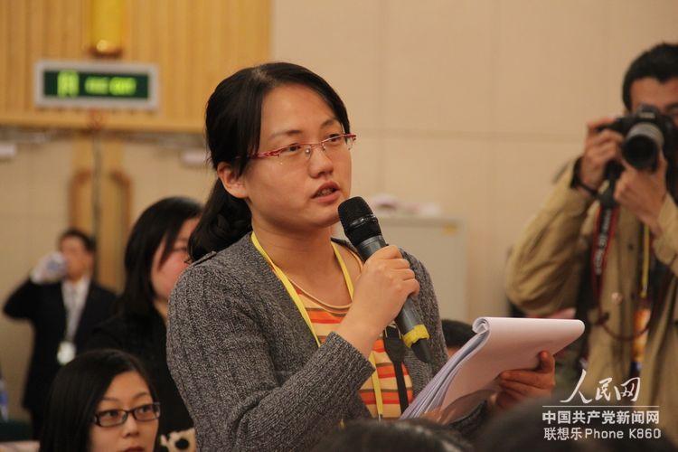 經(jīng)濟日報、中國經(jīng)濟網(wǎng)記者現(xiàn)場提問（人民網(wǎng) 毛雷 攝）