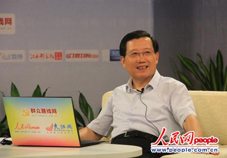 江西省委書記強(qiáng)衛(wèi)談“反對‘四風(fēng)’，實(shí)干興贛”（記者 毛思遠(yuǎn) 攝影）