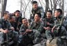 愛(ài)國(guó)為民篇：真相
　　“怎么了，嚴(yán)不嚴(yán)重？”2012年2月的一天，路過(guò)連隊(duì)電話室的降巴克珠，突然聽(tīng)到里面?zhèn)鞒黾鼻械脑儐?wèn)聲。