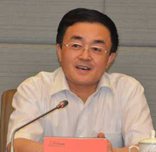 中共中央黨史研究室主任 曲青山

好學才能上進

在我們黨的歷史上，曾開展過無數次、各種各樣的、各種形式的、各種內容的全黨范圍的學習，學理論，學政治，學經濟，學科技，學法律，學軍事，學文化，等等，這些學習提高了廣大黨員和干部的素質。
