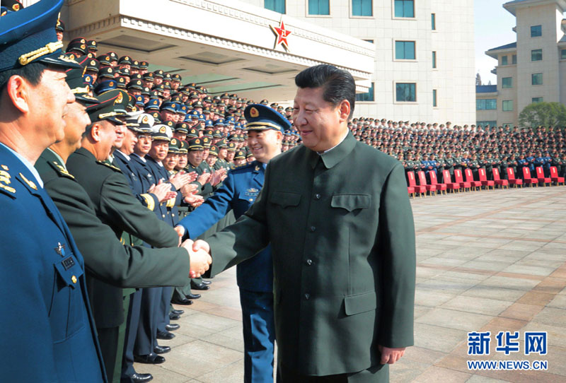 2014年12月14日，習近平接見駐寧部隊師以上領導干部和南京軍區(qū)機關團以上領導干部。記者李剛攝
