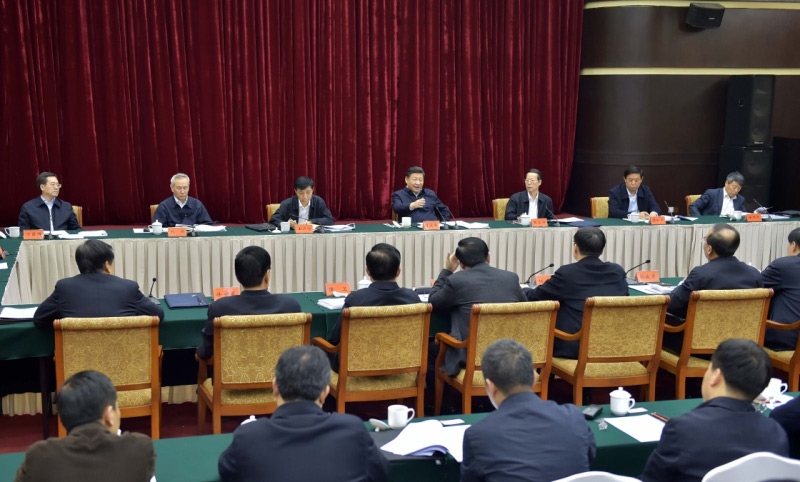 1月5日，中共中央總書記、國家主席、中央軍委主席習近平在重慶召開推動長江經濟帶發展座談會，聽取對推動長江經濟帶發展的意見和建議並發表重要講話。新華社記者 李濤 攝