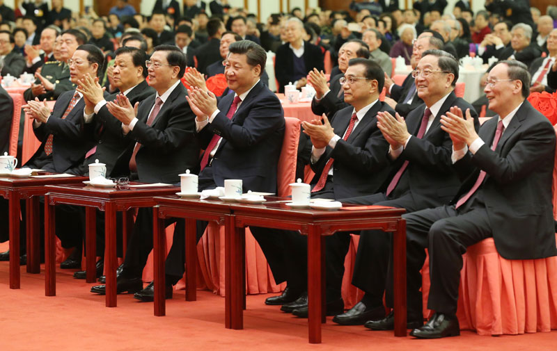 2月6日，中共中央、國務(wù)院在北京人民大會堂舉行2016年春節(jié)團拜會。黨和國家領(lǐng)導(dǎo)人習(xí)近平、李克強、張德江、俞正聲、劉雲(yún)山、王岐山、張高麗等同首都各界人士歡聚一堂，共慶佳節(jié)。新華社記者 龐興雷 攝