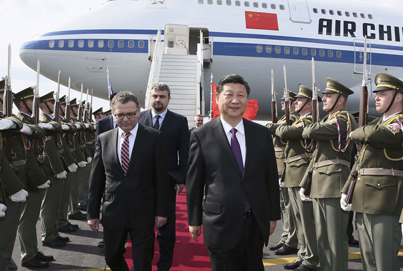 3月28日，國家主席習(xí)近平乘專機(jī)抵達(dá)布拉格，開始對捷克共和國進(jìn)行國事訪問。新華社記者 蘭紅光 攝