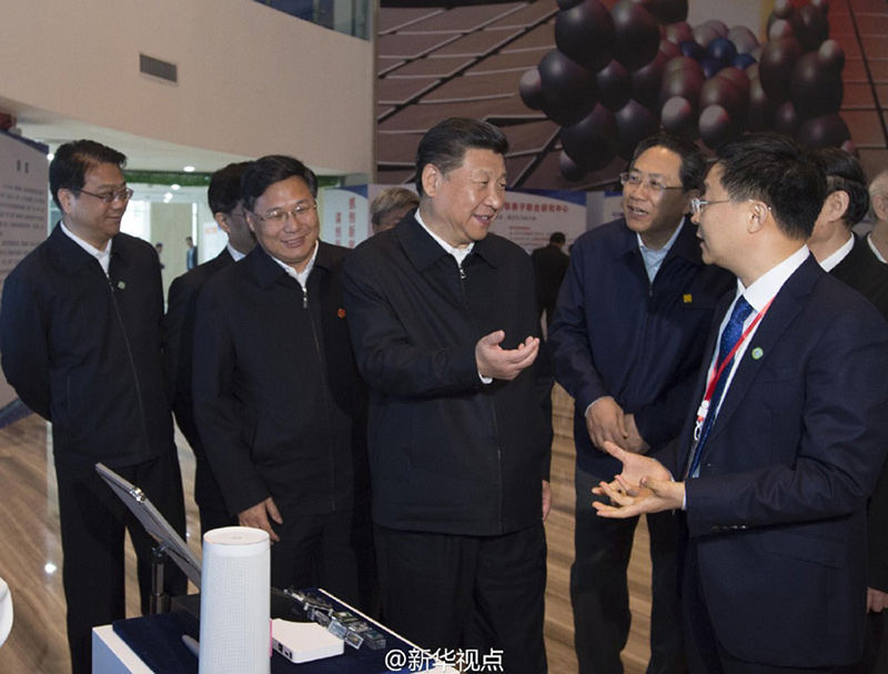 習近平指出，我國的經濟體量到了現在這個塊頭，科技創新完全依賴國外是不可持續的。我們毫不動搖堅持開放戰略，但必須在開放中推進自主創新。