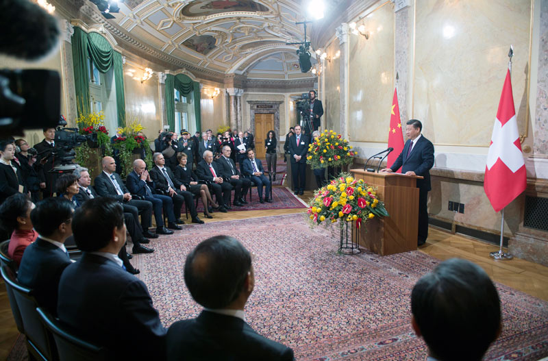 1月15日，國家主席習近平在伯爾尼出席瑞士聯邦委員會全體委員集體舉行的迎接儀式並致辭。 新華社記者 謝環馳 攝