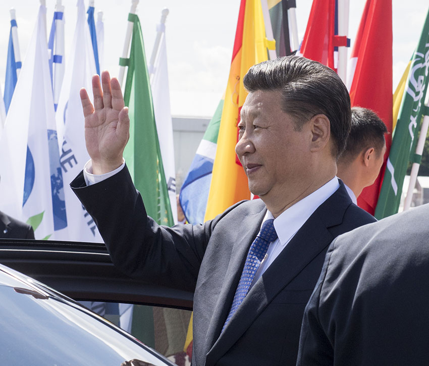 7月6日，國家主席習近平乘專機抵達德國漢堡，出席二十國集團領(lǐng)導人第十二次峰會。 新華社記者 李學仁 攝