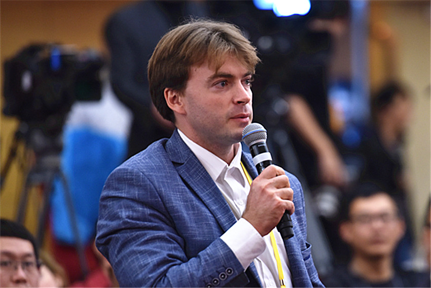 俄通·塔斯社記者提問