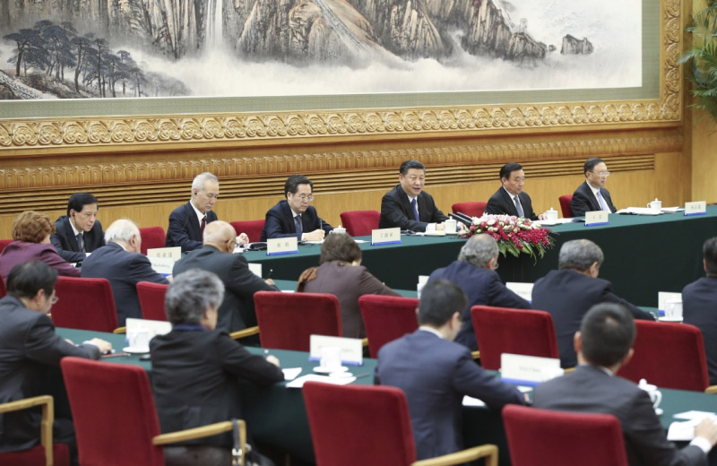 11月30日，國家主席習(xí)近平在北京人民大會堂會見來華出席“2017從都國際論壇”的世界領(lǐng)袖聯(lián)盟成員。新華社記者 姚大偉 攝