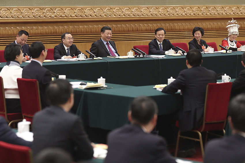 3月10日，中共中央總書記、國家主席、中央軍委主席習近平參加十三屆全國人大一次會議重慶代表團的審議。 新華社發（盛佳鵬 攝）