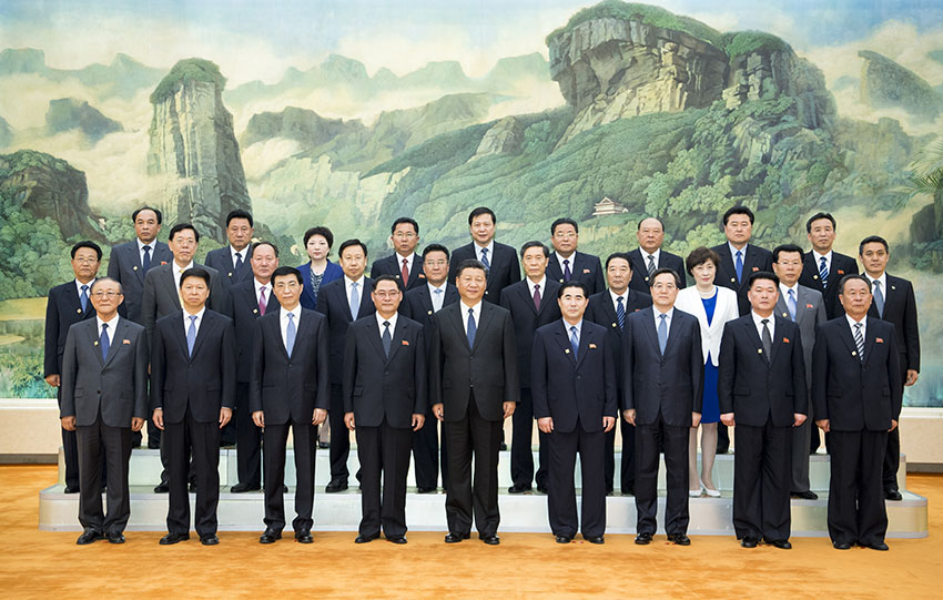 5月16日，中共中央總書記、國家主席習近平在北京會見由朝鮮勞動黨中央政治局委員、中央副委員長樸泰成率領的朝鮮勞動黨友好參觀團。新華社記者 李學仁 攝