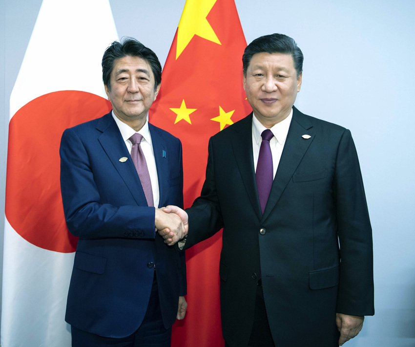 當(dāng)?shù)貢r(shí)間11月30日，國家主席習(xí)近平在布宜諾斯艾利斯會見日本首相安倍晉三。 新華社記者 李濤 攝
