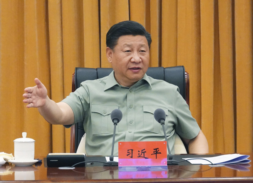 2018年6月11日下午，中共中央總書記、國家主席、中央軍委主席習近平視察北部戰區海軍。這是習近平聽取北部戰區海軍工作匯報后發表重要講話。新華社記者 李剛 攝