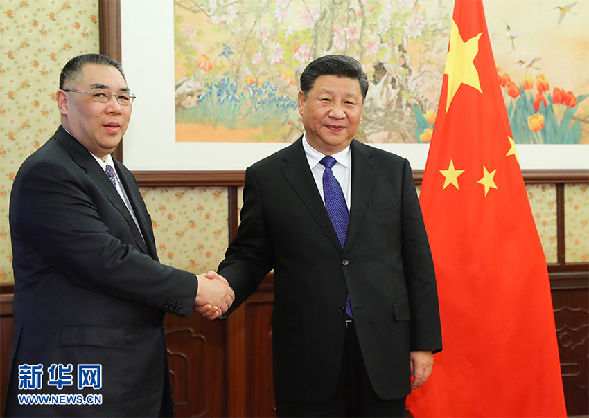 12月17日，國(guó)家主席習(xí)近平在中南海會(huì)見(jiàn)來(lái)京述職的澳門(mén)特別行政區(qū)行政長(zhǎng)官崔世安。 新華社記者 謝環(huán)馳 攝