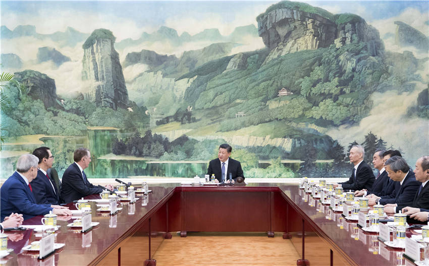 2月15日，國家主席習近平在北京人民大會堂會見來華進行新一輪中美經貿高級別磋商的美國貿易代表萊特希澤和財政部長姆努欽。新華社記者 李學仁 攝