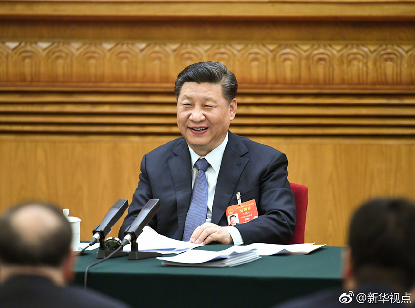 3月5日，中共中央總書記、國(guó)家主席、中央軍委主席習(xí)近平參加十三屆全國(guó)人大二次會(huì)議內(nèi)蒙古代表團(tuán)的審議。 新華社記者 謝環(huán)馳 攝