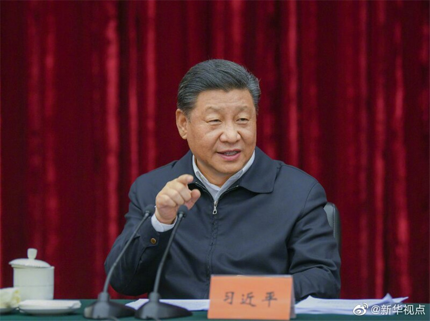 4月15日至17日，中共中央總書記、國家主席、中央軍委主席習近平在重慶考察，並主持召開解決“兩不愁三保障”突出問題座談會。這是4月16日下午，習近平主持召開解決“兩不愁三保障”突出問題座談會並發(fā)表重要講話。新華社記者 謝環(huán)馳 攝