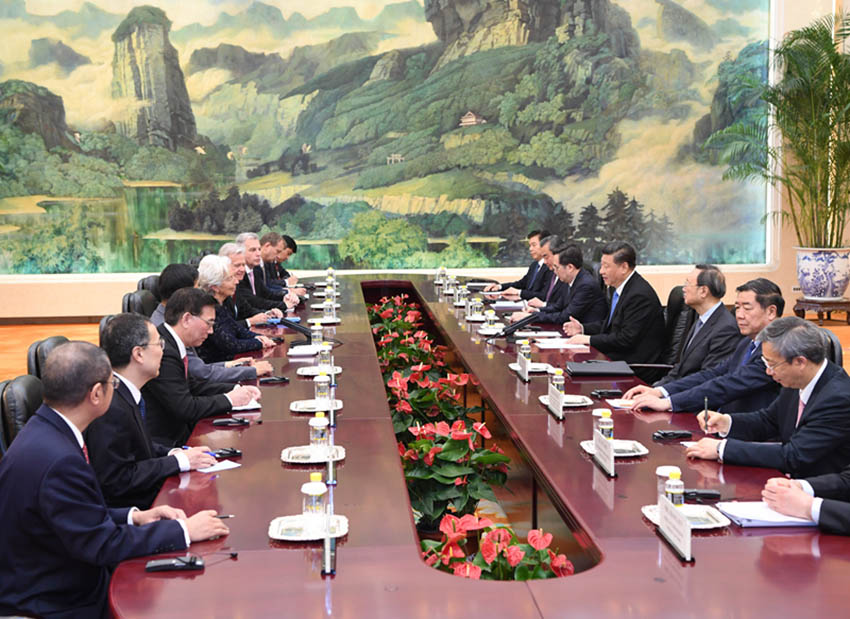4月24日，國家主席習近平在北京人民大會堂會見國際貨幣基金組織總裁拉加德。 新華社記者 饒愛民 攝