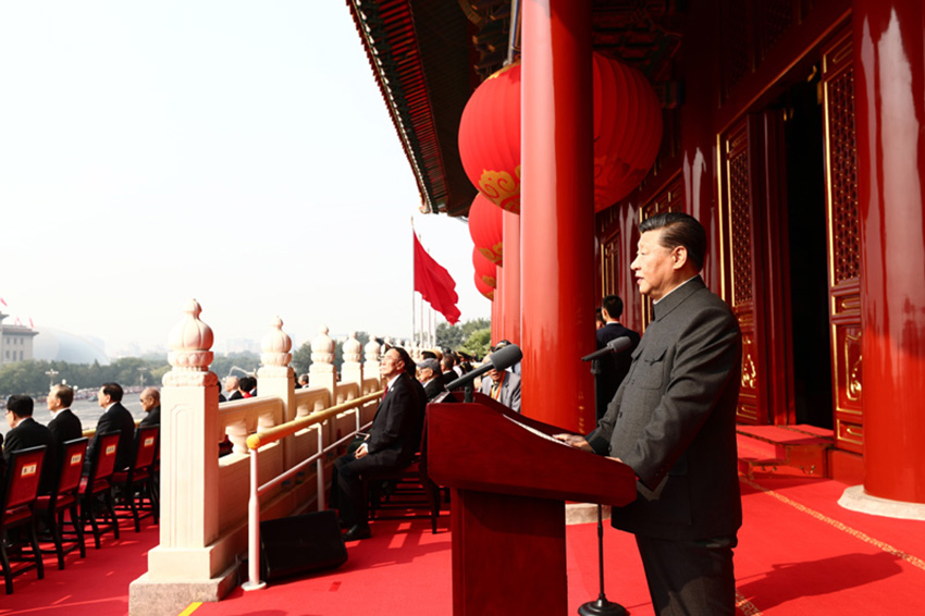 10月1日上午，慶祝中華人民共和國(guó)成立70周年大會(huì)在北京天安門廣場(chǎng)隆重舉行。中共中央總書記、國(guó)家主席、中央軍委主席習(xí)近平發(fā)表重要講話。 新華社記者 蘭紅光 攝