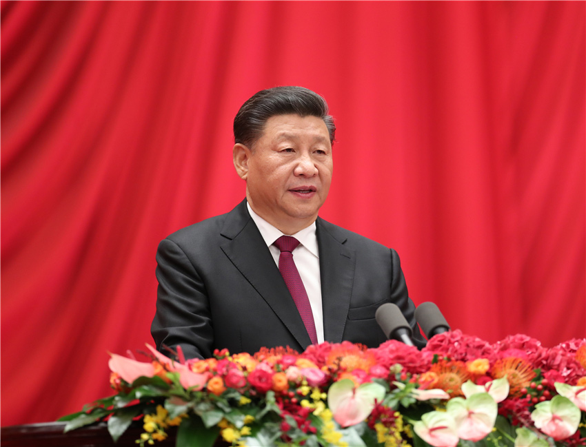 9月30日晚，慶祝中華人民共和國成立70周年招待會在北京人民大會堂隆重舉行。中共中央總書記、國家主席、中央軍委主席習近平出席招待會並發表重要講話。 新華社記者 黃敬文 攝