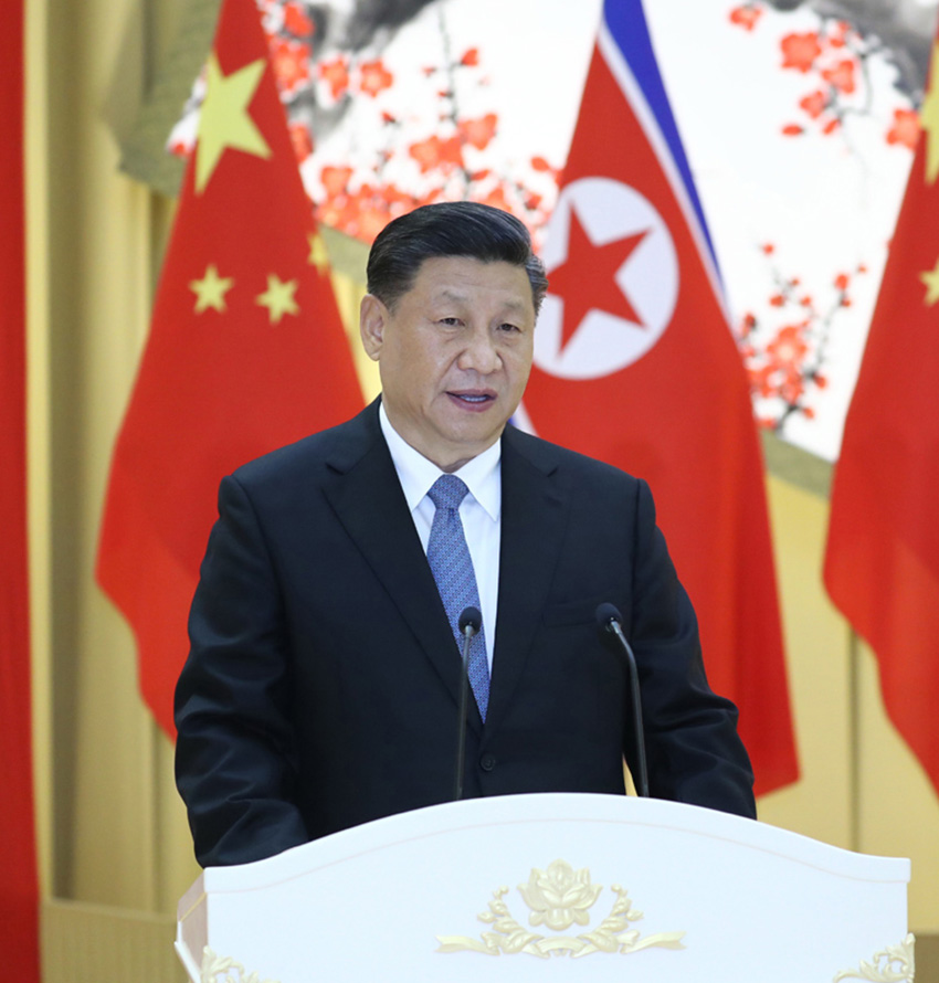 6月20日，中共中央總書記、國(guó)家主席習(xí)近平出席朝鮮勞動(dòng)黨委員長(zhǎng)、國(guó)務(wù)委員會(huì)委員長(zhǎng)金正恩在平壤木蘭館舉行的歡迎宴會(huì)。這是習(xí)近平在宴會(huì)上致辭。 新華社記者 鞠鵬 攝
