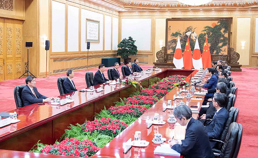 12月23日，國家主席習(xí)近平在北京人民大會堂會見日本首相安倍晉三。 新華社記者 李濤 攝