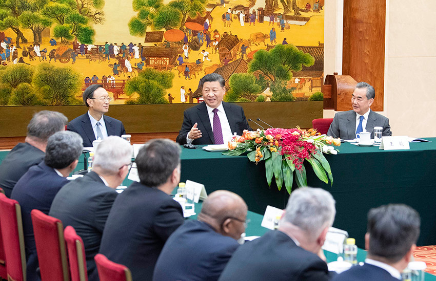 12月3日，國家主席習近平在北京人民大會堂會見出席“2019從都國際論壇”外方嘉賓。 新華社記者 李濤 攝