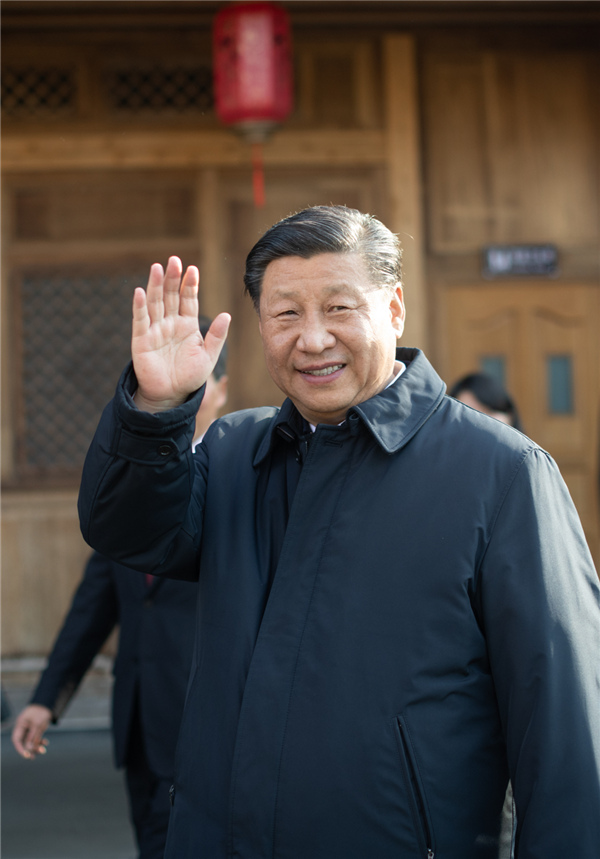 1月19日下午，正在雲南考察的中共中央總書記、國家主席、中央軍委主席習近平來到和順古鎮，了解絲綢古道交往、歷史文化傳承和生態環境保護等情況。新華社記者 謝環馳 攝