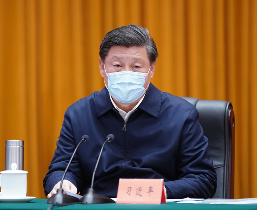 3月10日，中共中央總書記、國家主席、中央軍委主席習近平專門赴湖北省武漢市考察新冠肺炎疫情防控工作。這是實地考察結束后，習近平主持召開會議，聽取中央指導組、湖北省委和省政府關於疫情防控工作匯報，並發表重要講話。新華社記者 鞠鵬 攝