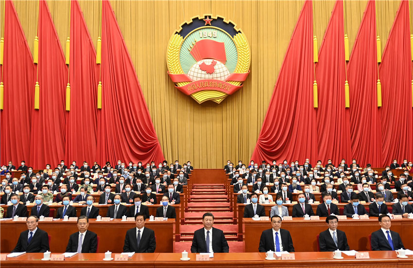 5月21日，中國(guó)人民政治協(xié)商會(huì)議第十三屆全國(guó)委員會(huì)第三次會(huì)議在北京人民大會(huì)堂開(kāi)幕。這是習(xí)近平、李克強(qiáng)、栗戰(zhàn)書(shū)、王滬寧、趙樂(lè)際、韓正、王岐山在主席臺(tái)就座。 新華社記者 李學(xué)仁 攝