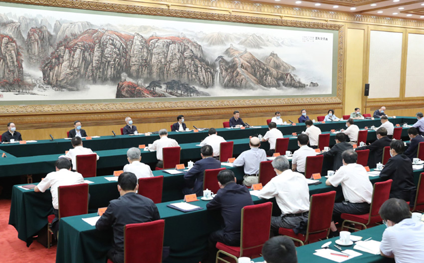 6月2日，中共中央總書記、國家主席、中央軍委主席習近平在北京主持召開專家學者座談會並發(fā)表重要講話。 新華社記者 姚大偉 攝