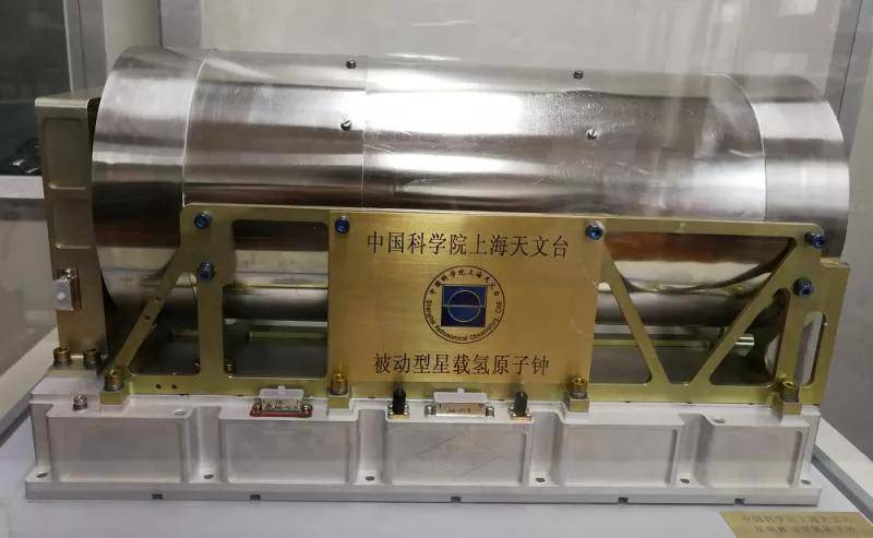 中國的北斗 世界的北斗2020年7月31日，北斗三號全球衛星導航系統建成暨開通儀式在北京舉行。習近平總書記出席儀式，宣布北斗三號全球衛星導航系統正式開通。這標志著我國建成了獨立自主、開放兼容的全球衛星導航系統，中國北斗從此走向了服務全球、造福人類的時代舞臺。