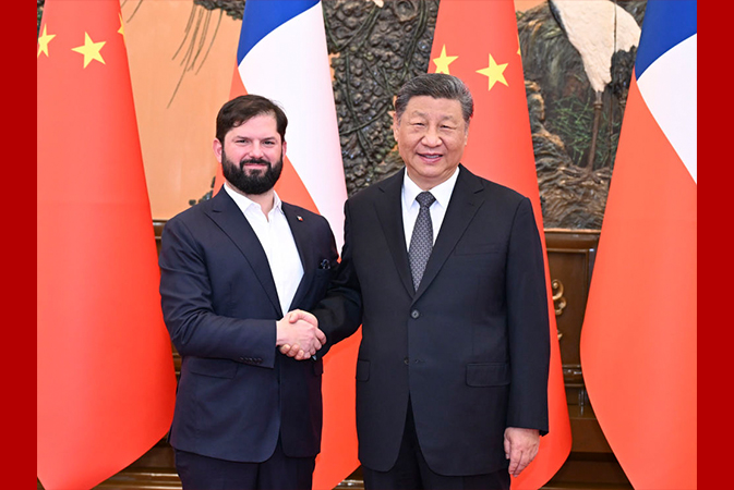 習近平會見智利總統博里奇